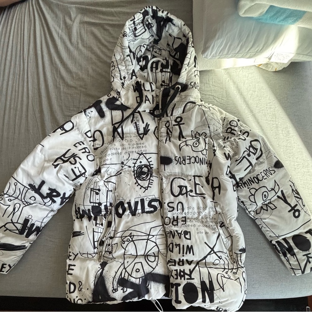 Puffer Coat - Spray paint designs